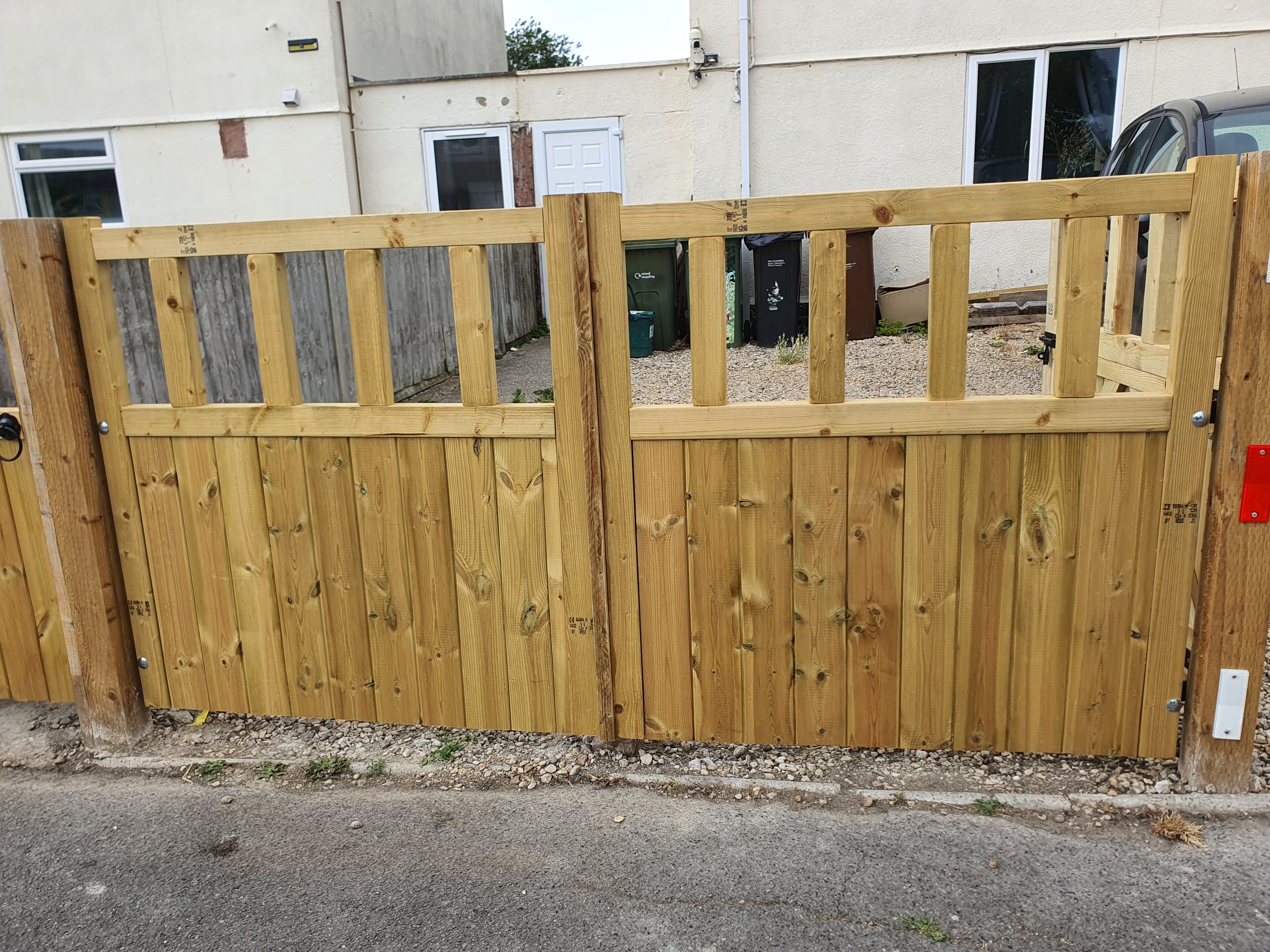Wooden garden driveway gates, garden gates wooden 3ft 90cm High, Double Driveway Wooden Garden Gates, Wooden Cottage Driveway Gate,