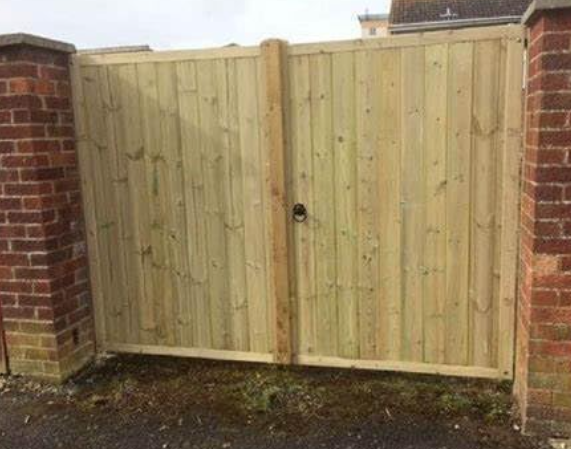 Wooden garden driveway gates, garden gates wooden 5ft 150cm High, Double Driveway Wooden Garden Gates, Wooden Cottage Driveway Gate